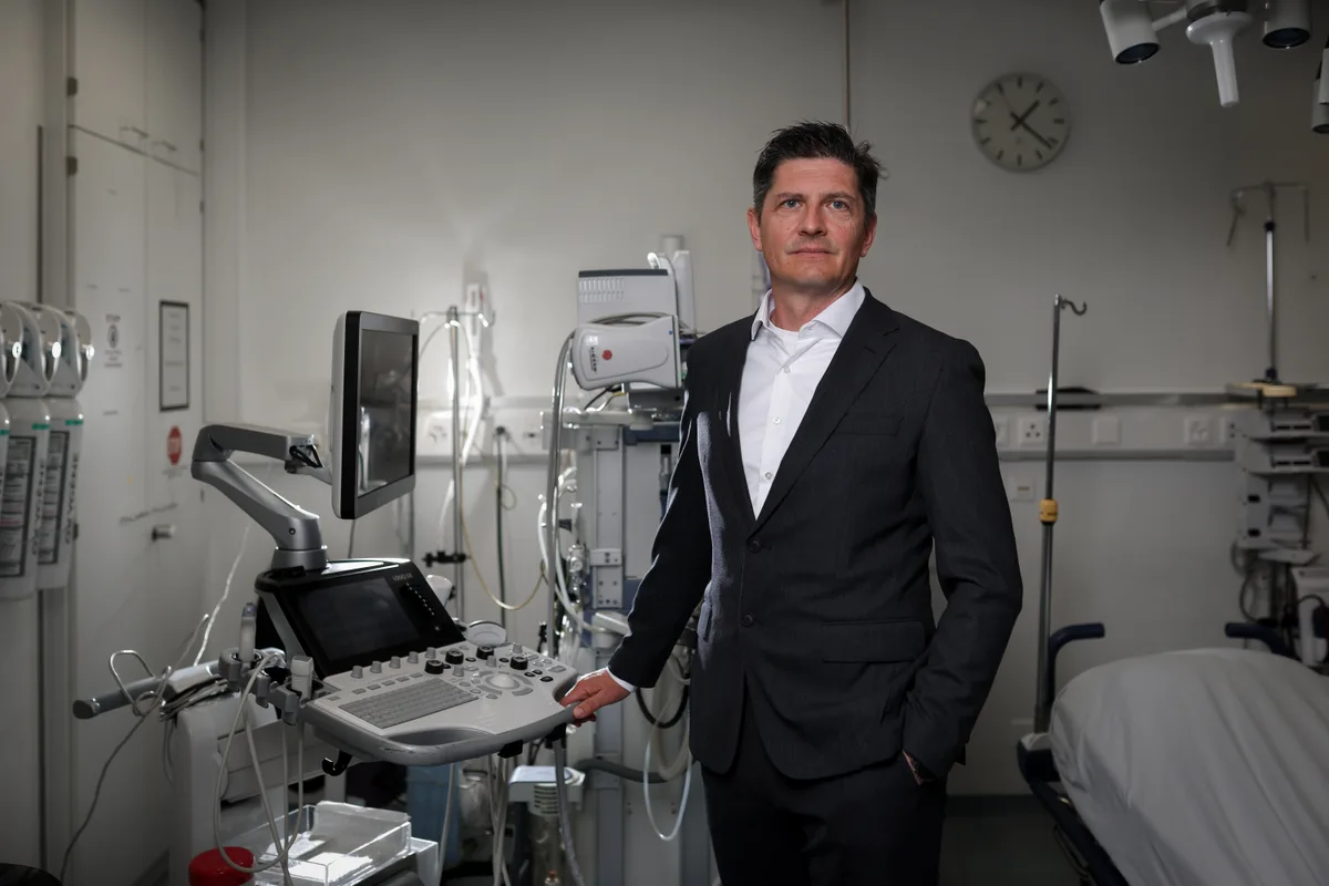 «Wir treffen unsere Entscheidungen rational aufgrund von Fakten»: Andreas Mika ist seit 2025 Verwaltungsratspräsident der GZO AG. (Archiv) Andreas Mika, porträtiert im Spital Wetzikon.